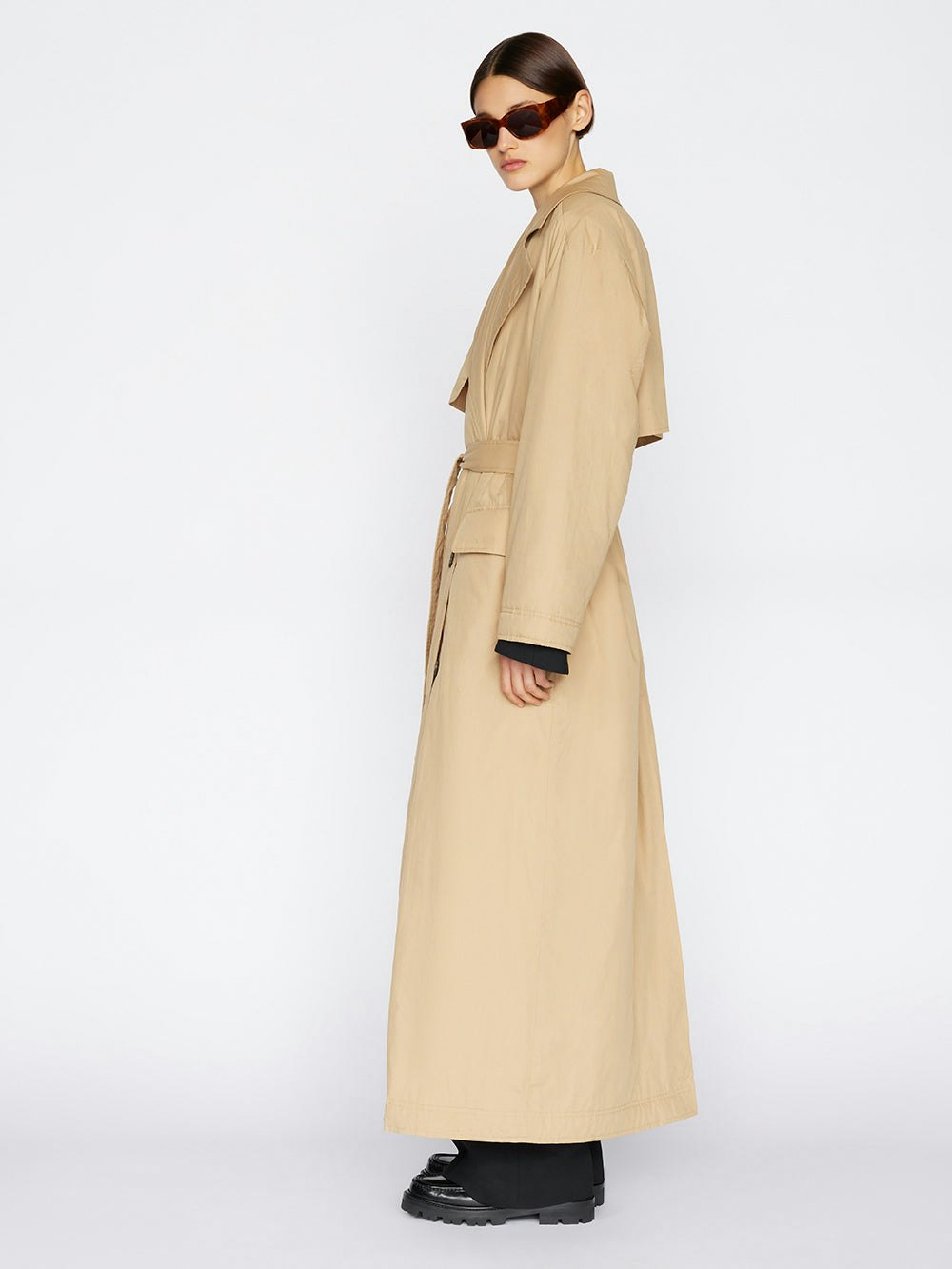 trench side view alt:fit1